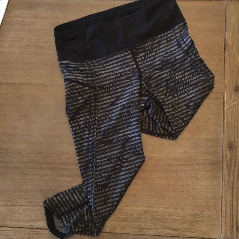 NWOT Lululemon striped leggings
